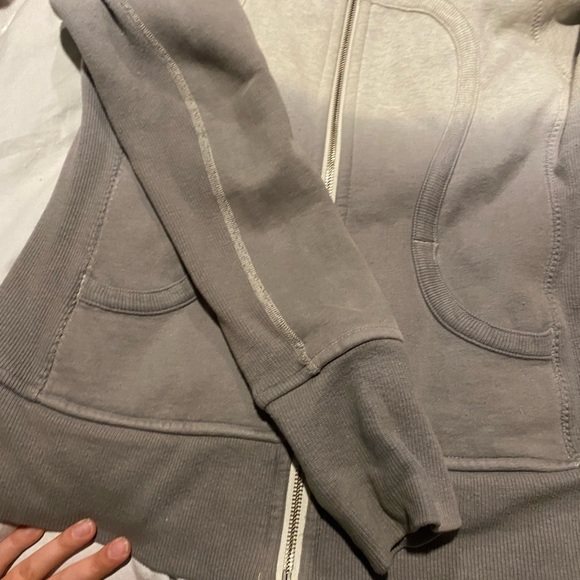 Lululemon Scuba Hoodie - Picture 6 of 7
